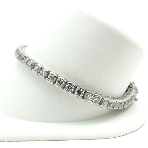 Sterling Silver April Birthstone Fishtail Set Tennis Bracelet 7in New - Picture 5 of 9