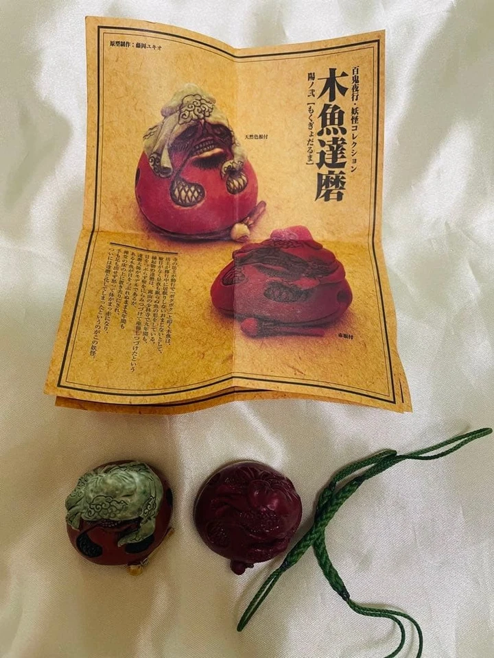 Colección Yokai Netsuke Hyakki Yagyo Sun Vol. 2 Daruma y Mokuyo usados Foto 2 de 2