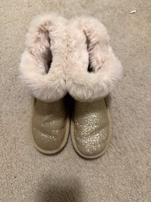 The Children's Place Girls Gold Faux Fur Boots Size 3 Retail $39.95
