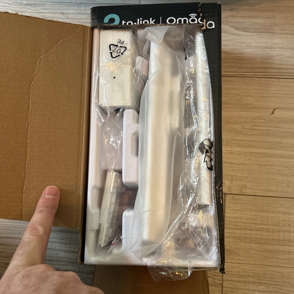 TP-Link Omada 300Mbps Wireless N Outdoor Access Point EAP110-Outdoor READ DESC - Image 2 of 2