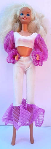 BARBIE: FIVE FASHIONABLY DRESSED BARBIE DOLLS - GOOD CONDITION - Picture 5 of 16