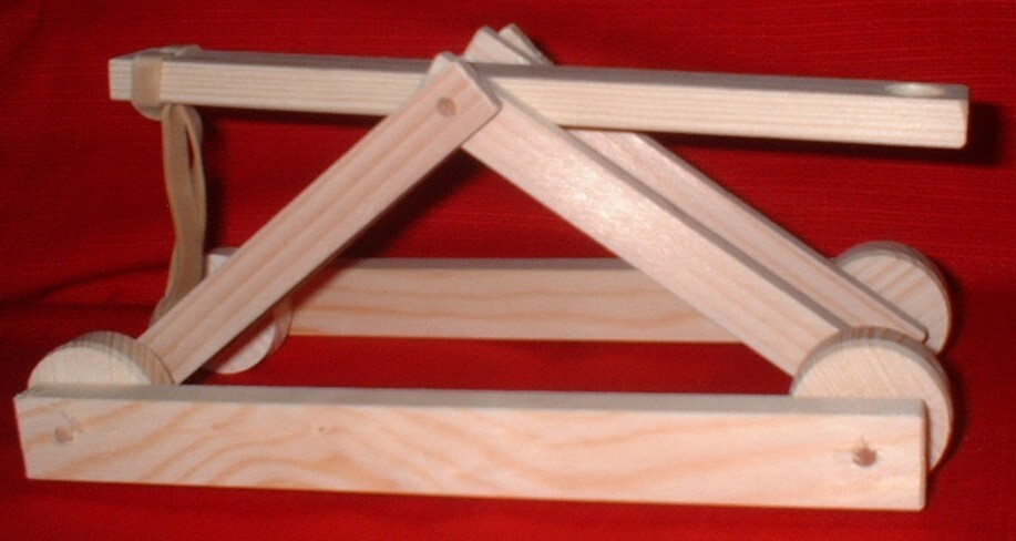 Maquette de trébuchet à roues idée cadeau originale de jeu de construction mécanique