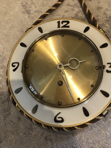Schatz ? Wall Clock 1940s ?Metal Kitchen Clock - Working Order No Key (G19b) - Picture 2 of 8
