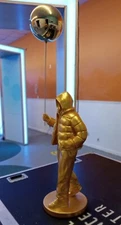 Pop Art Resin Figure Ballon with Coat Gold Man