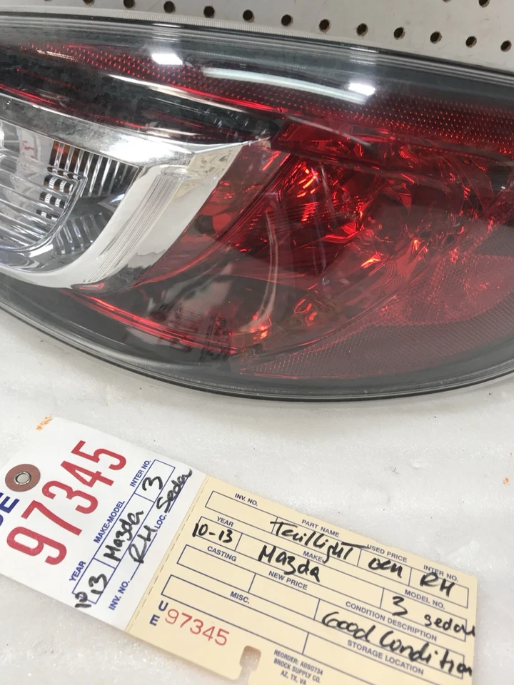 2010 2013 MAZDA 3 SEDAN RIGHT SIDE TAIL LIGHT LAMP OEM - Image 4 of 4