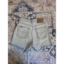 Vintage Jordache Women's Size 5/6 3.5" Inseam Light Wash Denim Cut Off Shorts