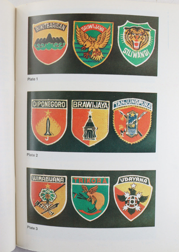 1992 Indonesian Military Insignia Part One 84 color Illustrations 1st Edition - Picture 2 of 6