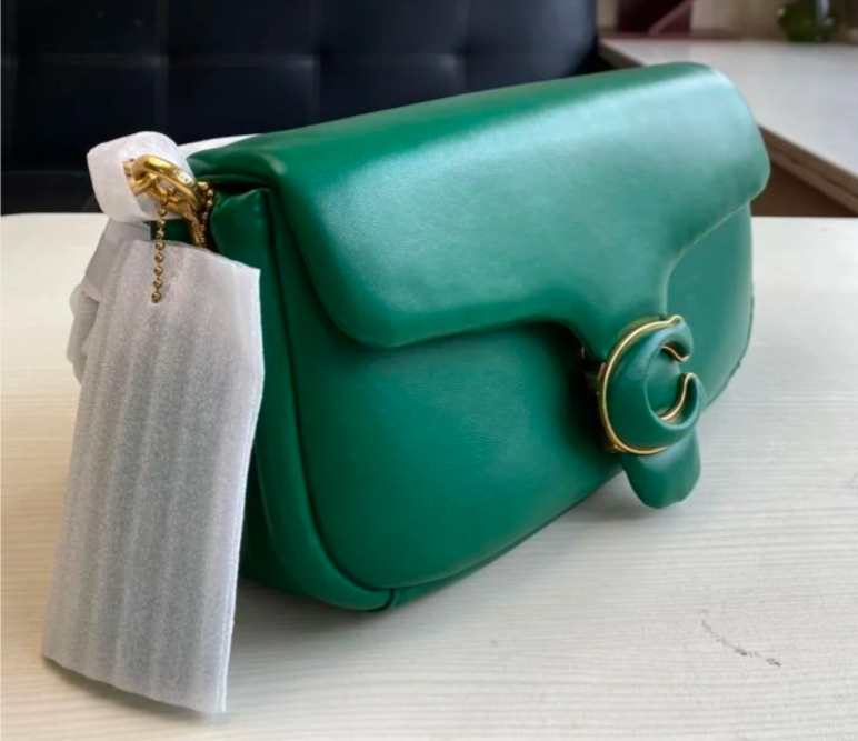 【美品】COACH 1941 ピロータビー Pillow Tabby26グリーン Coach Pillow Tabby 26 | Dark Pine | Different by Design
