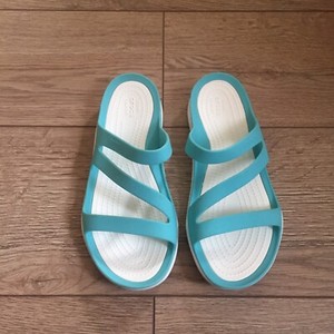 white crocs womens size 7