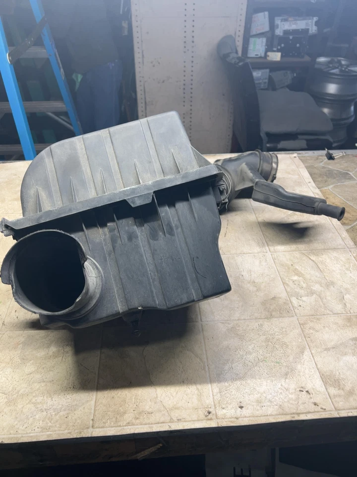 Conjunto de carcasa de caja de filtro limpiador de admisión de aire Lincoln Aviator 2003-2005 4,6 L Foto 3 de 4