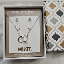 Mixit Jewelry Boxed Set Necklace Earrings Gift Cubic Zirconia NWT Fashion