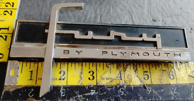 PLYMOUTH FURY CIRCA '62 FRONT FENDER EMBLEM 2099464 {5059} | eBay