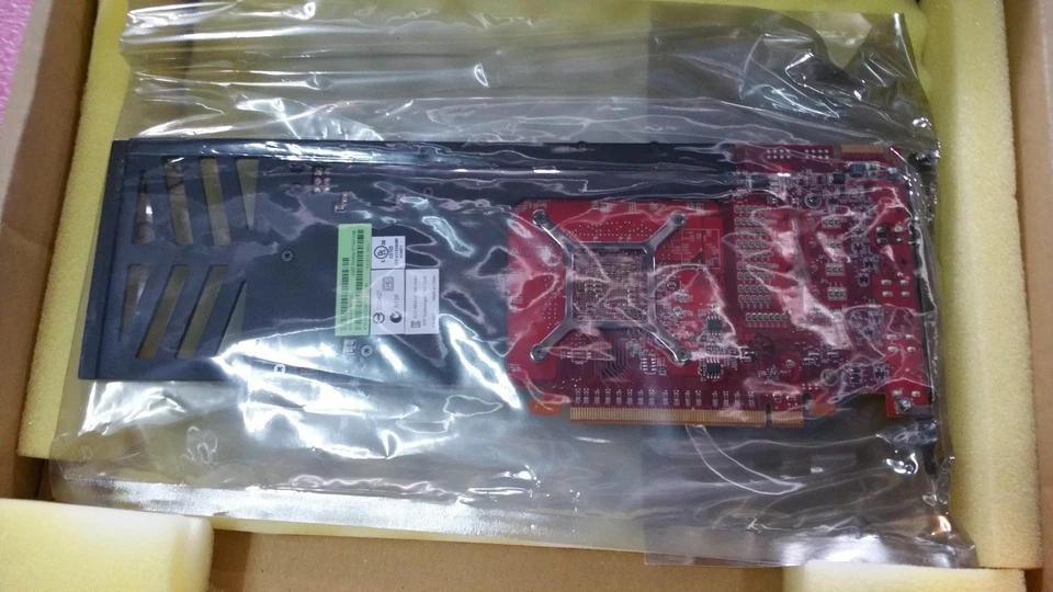 IBM 03T8826 AMD FirePro W7000 4GB GDDR5 PCIe x16 Quad DisplayPort Graphics Card - Image 3 of 4