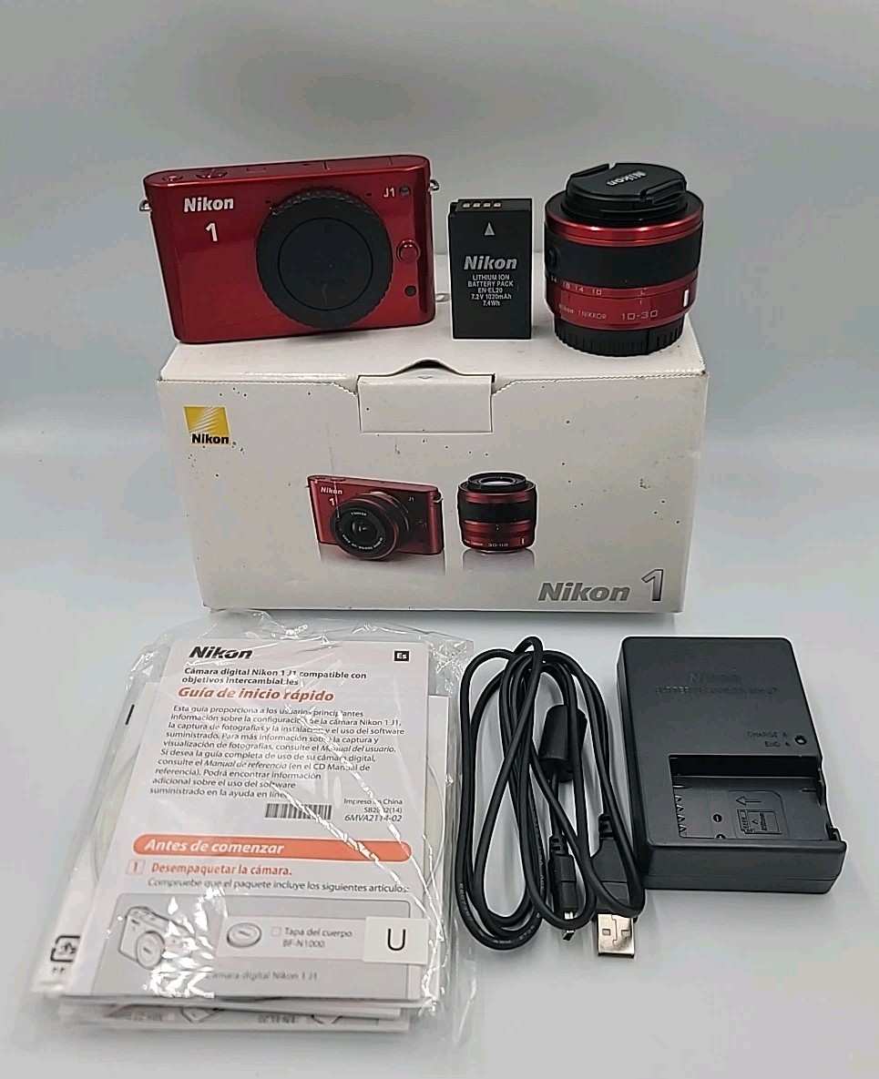 Nikon 1 J1 Mirrorless Digital Camera Nikkor 10-30mm 3.5-5.6 VR