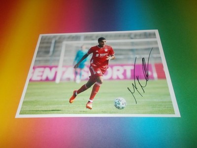 Malik Tillman Bayern München signed signiert Autogramm auf  20x28 Foto in person