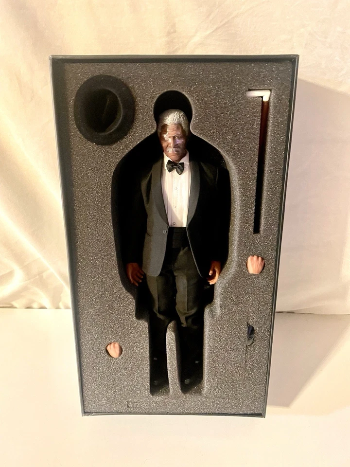 武器专家韦恩公司 CEO 1/6 可动人偶 DSToys DS01 全新凹陷盒 — 第 3/4 张图片