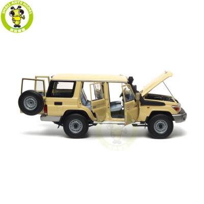 1/18 Toyota Land Cruiser 70 Series J76 LC76 Almost Real 870102