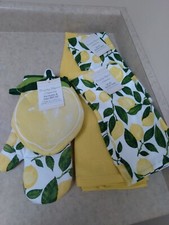 Kitchen set of 4 towels  Pot Holder  Oven Mitt Set, new, lemons, nice 