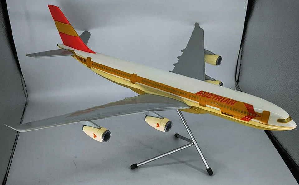 AUSTRIAN Airlines Airbus A340-200 Airplast Milano 1/100 vintage plastic model - Immagine 3 di 4