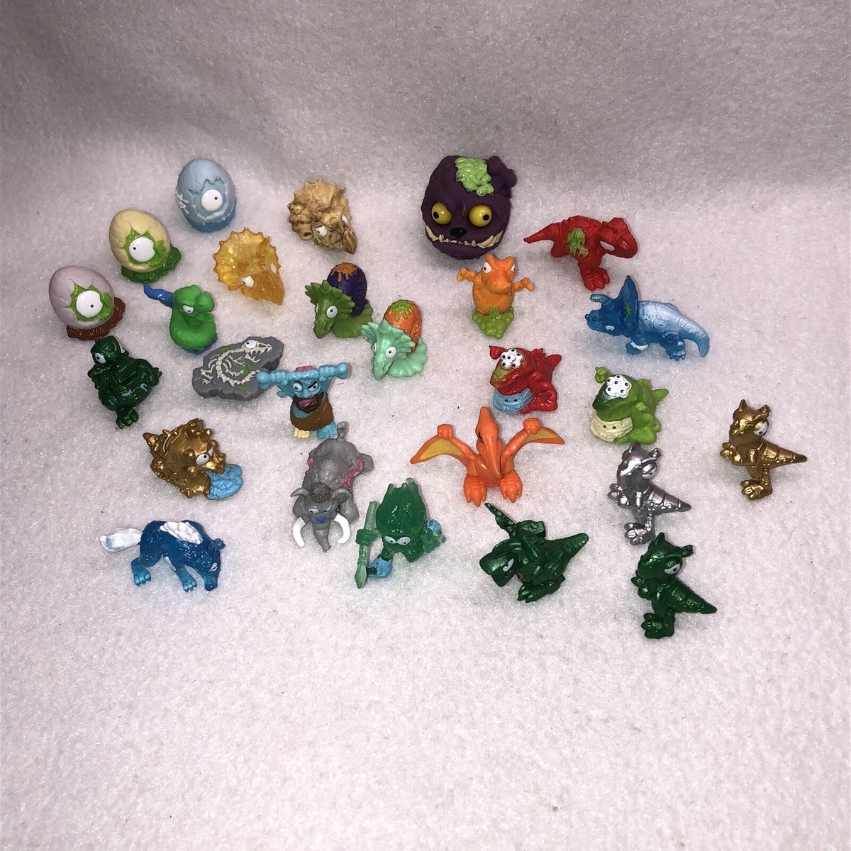 Zuru Smashers Dino Ice Age Lot Of 26 Mini Figures Toys Glow in the
