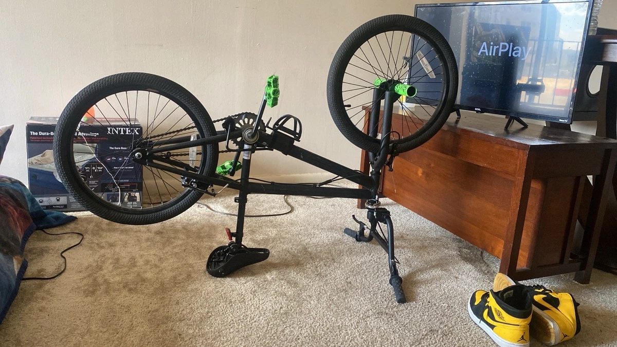 Mini BMX Wildcat Venom Purple 10 - Sans Freins - Roues Turbo Aluminium/Nylon - 8.9kg - Cro-Moly - Pour Skatepark Et Piste (Enfants à Adultes)