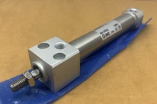 SMC  CDM2RA20-75 PNEUMATIC CYLINDER   **NEW**
