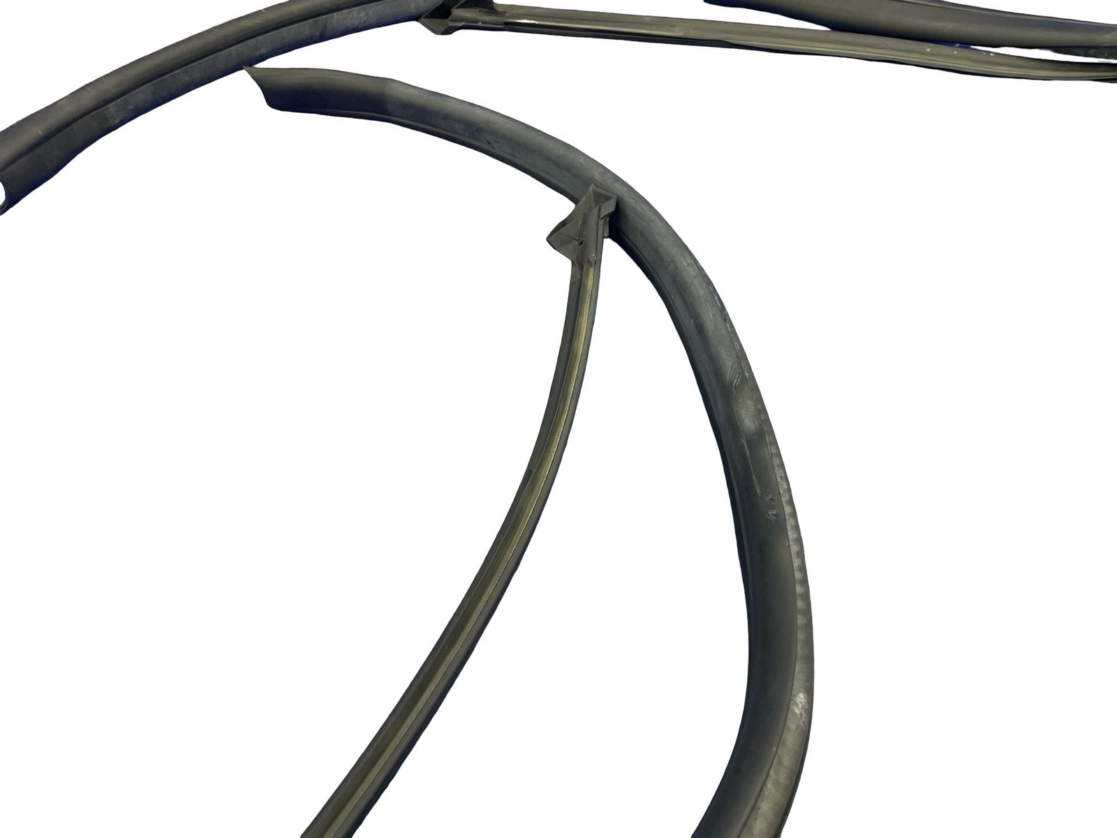 2018-2023 MCLAREN 720S FRONT WINDSHIELD GLASS WINDOW WEATHER STRIP SEAL RUBBER