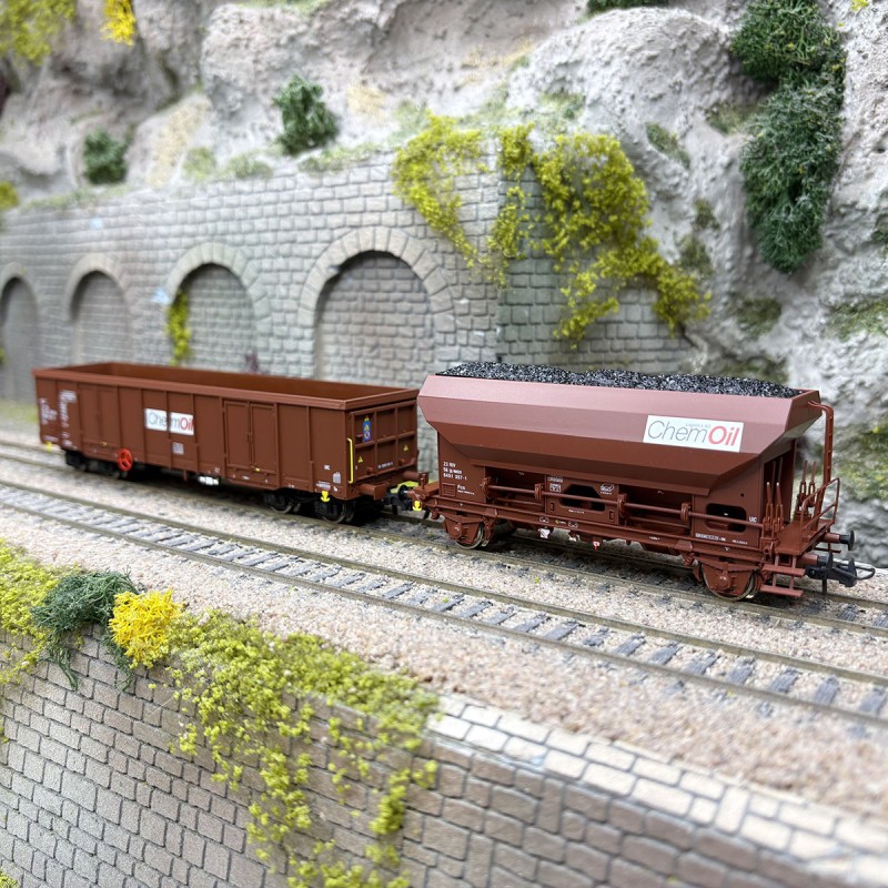 2 wagons marchandises Chemoil HO Roco 6600221 pour train miniature