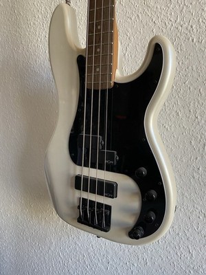 Squier Cont P-Bass Pearl White
