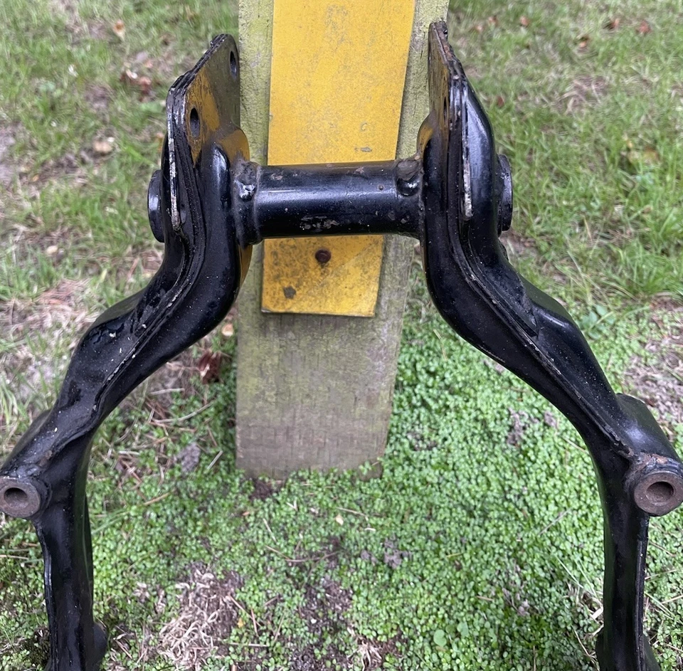 HONDA CX 500 1979 1983 CX 500 C CUSTOM RADIATOR ENGINE MOUNT BRACKET BRACKET - Image 4 of 4