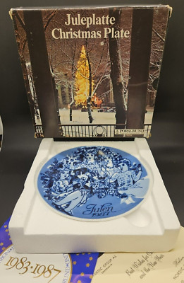 1987 Porsgrunds Weihnachtsteller das Design ist ''Decorating The Tree'' verpackt 7''