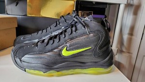 air total max uptempo black volt