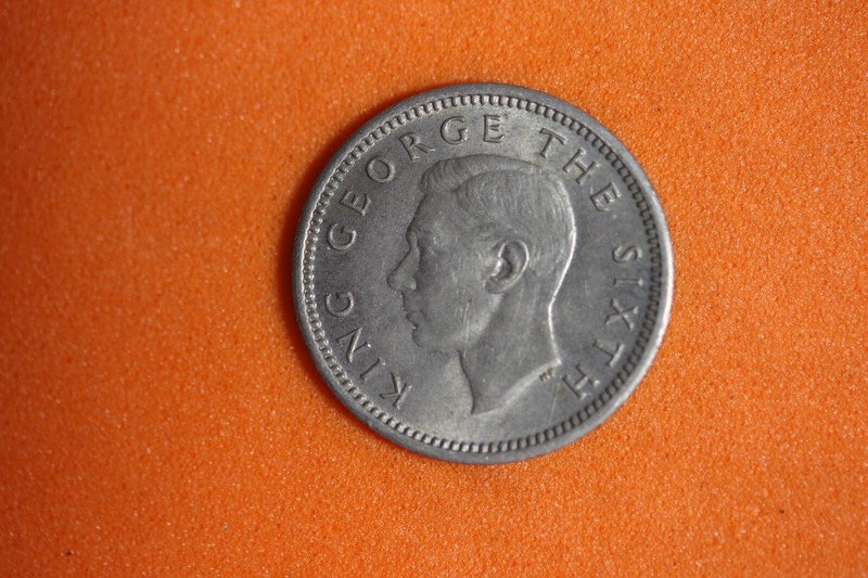 ESTATE FIND 1952 - NEW ZEALAND 3 PENCE! #N01341