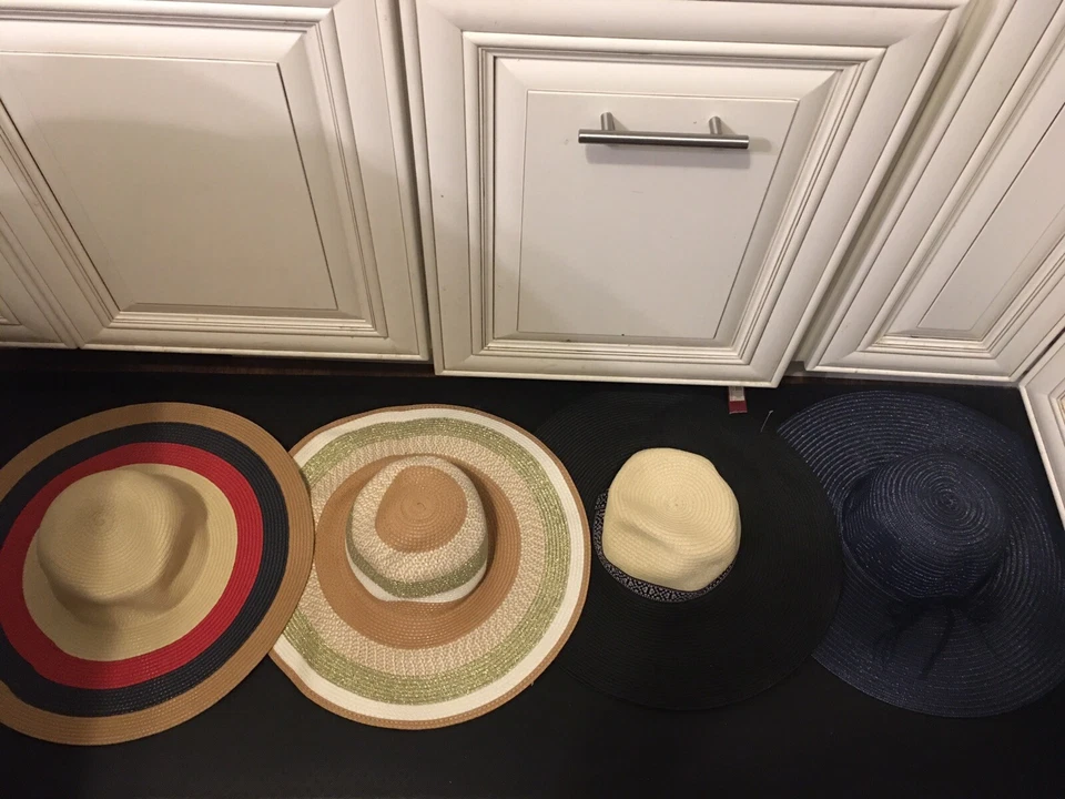 Merona Womens Floppy Wide Brimmed Straw Hats Multiple Buy Discounts - Image 3 of 3