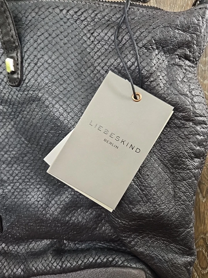 $348 NOVA Bolsa Transversal Liebeskind Berlin Óleo de Cobra Couro Preto Bolsa BelAir - Imagem 2 de 4