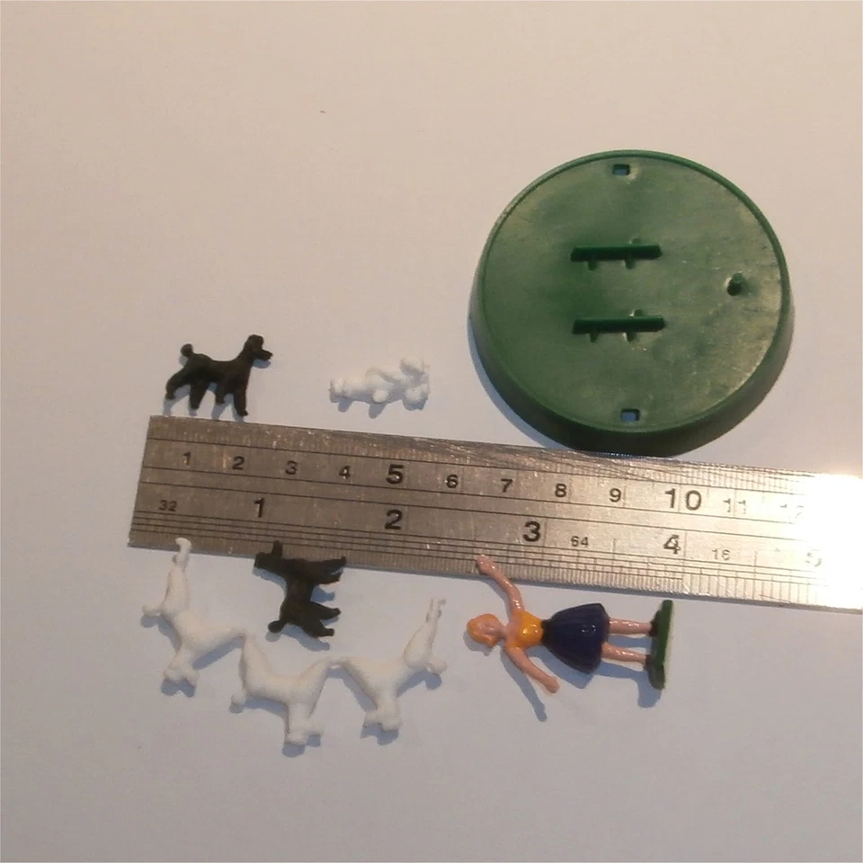 Corgi Toys  511 Chipperfields Circus Mary Chipperfield Poodles Set - Image 4 of 4