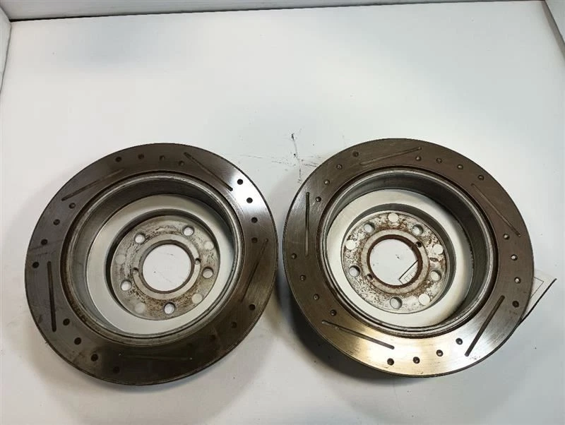 Par de rotores de freno trasero de 2003 Subaru Impreza 11308723 Foto 4 de 4