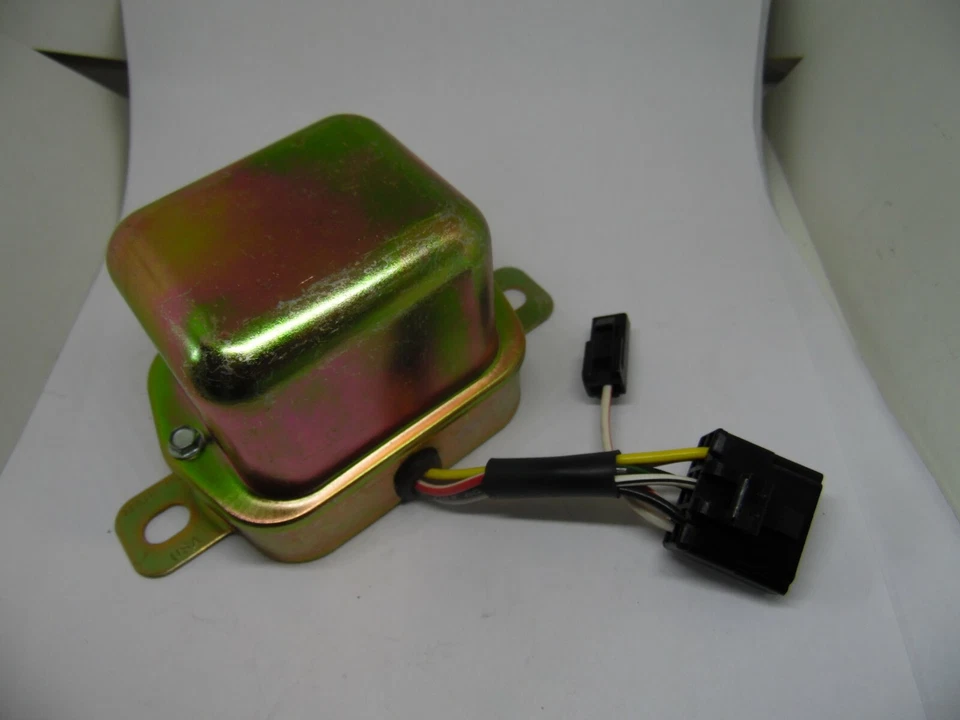 Regulador de voltaje estándar VR153 NUEVO DE COLECCIÓN HECHO EN EE. UU.  Foto 2 de 4