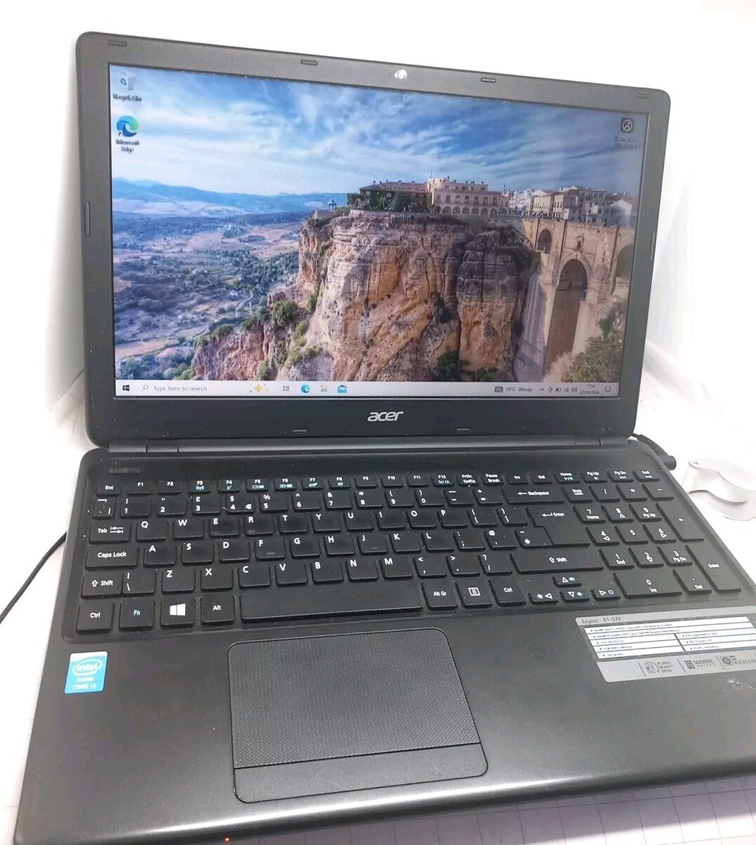 Windowsノート本体 ACER Aspire E1 V5WE2 Corei5 4GB 500GB Windowsノート本体 ACER Aspire E1 V5WE2 Corei5 4GB 500GB ACER