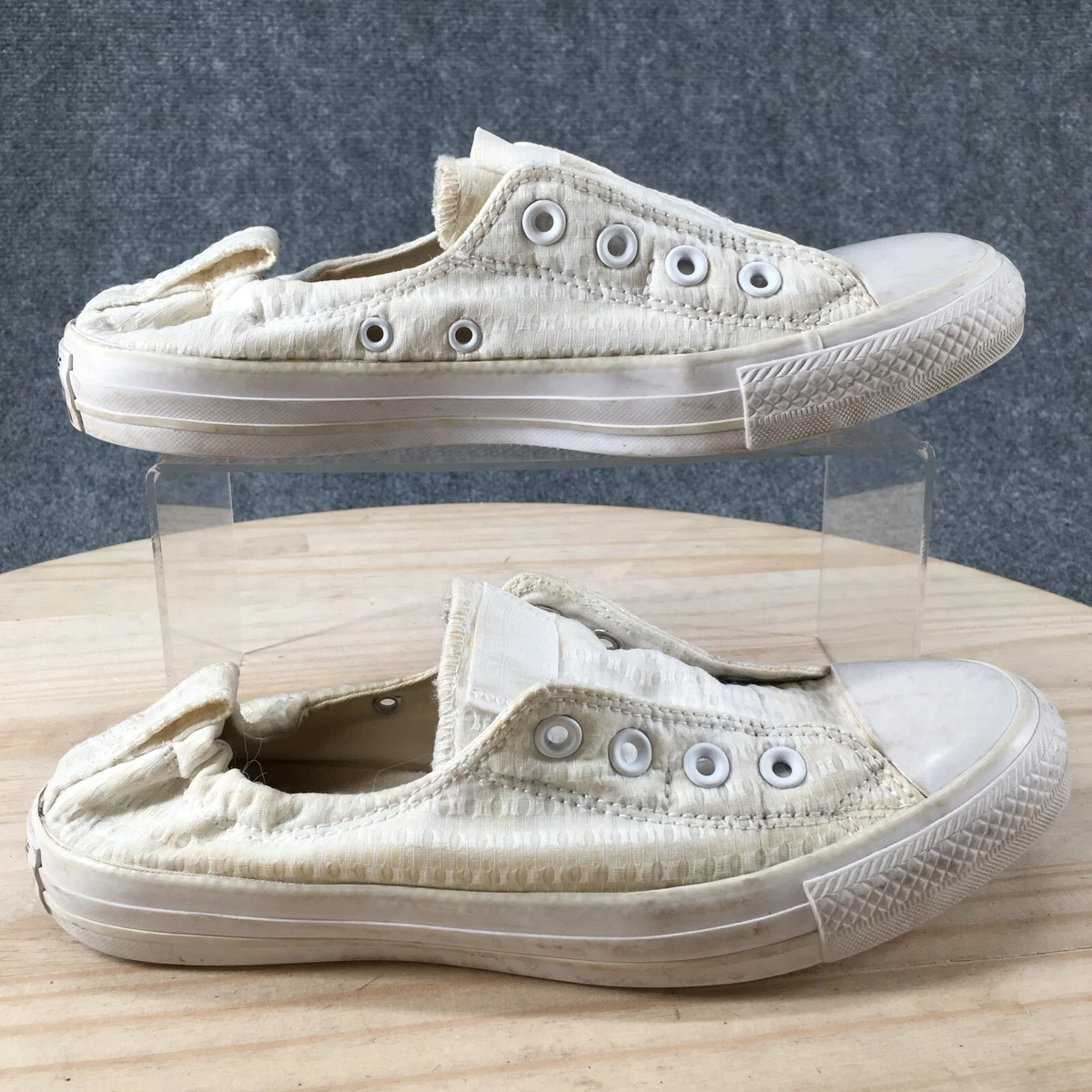 Beige converse best sale shoes