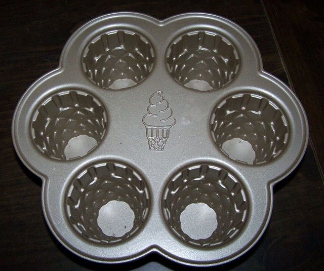 NORDIC WARE 6 Cup ICE CREAM CONE CUPCAKE PAN Made in USA! EUC! eBay
