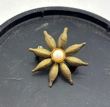 Vintage Flower Brooch Pin