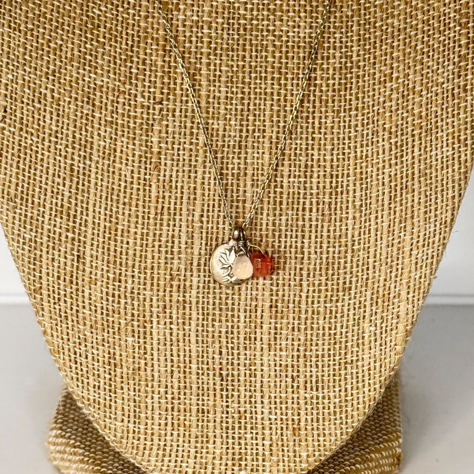 Collar colgante vintage con flor de loto Satya de plata de ley 925 Foto 2 de 4