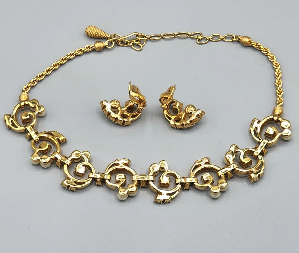 Collar vintage de diamantes de imitación de perlas de vidrio ornamentado Pennino de 16" y pendientes de clip Foto 2 de 4