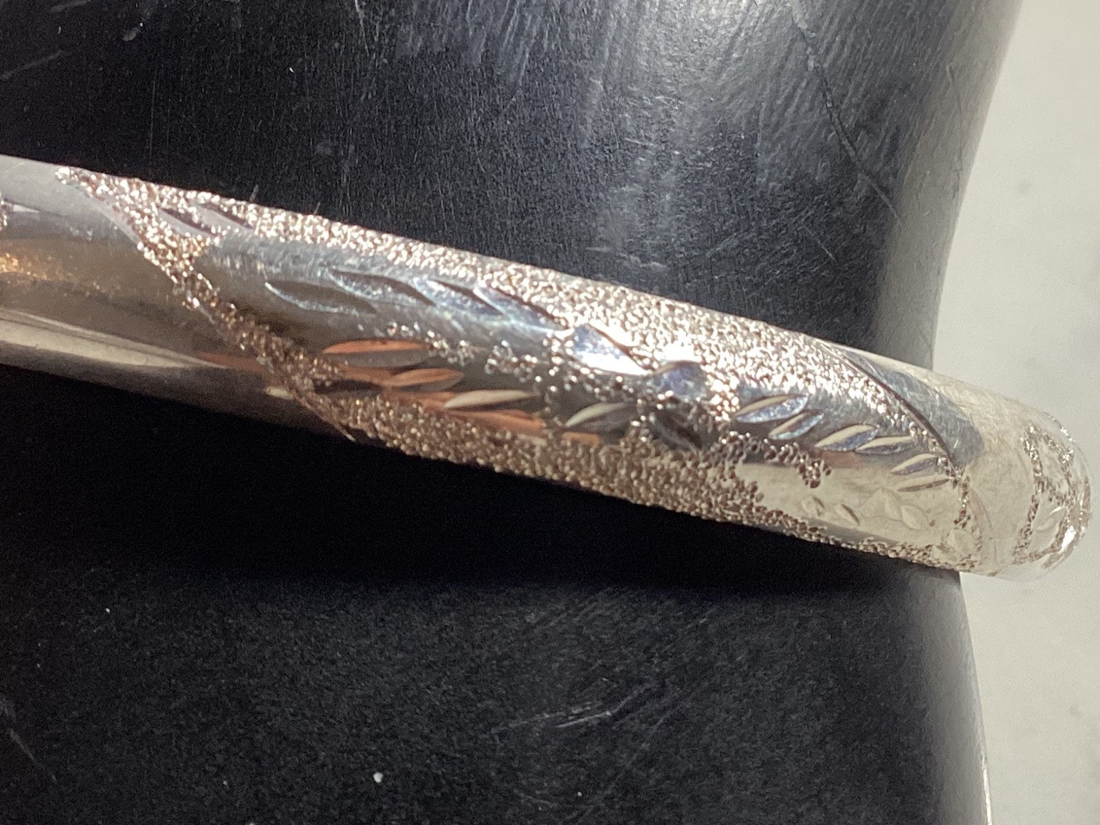 AUTHENTIC SIGNED STERLING SILVER ETCHED UNIQUE BA… - image 2