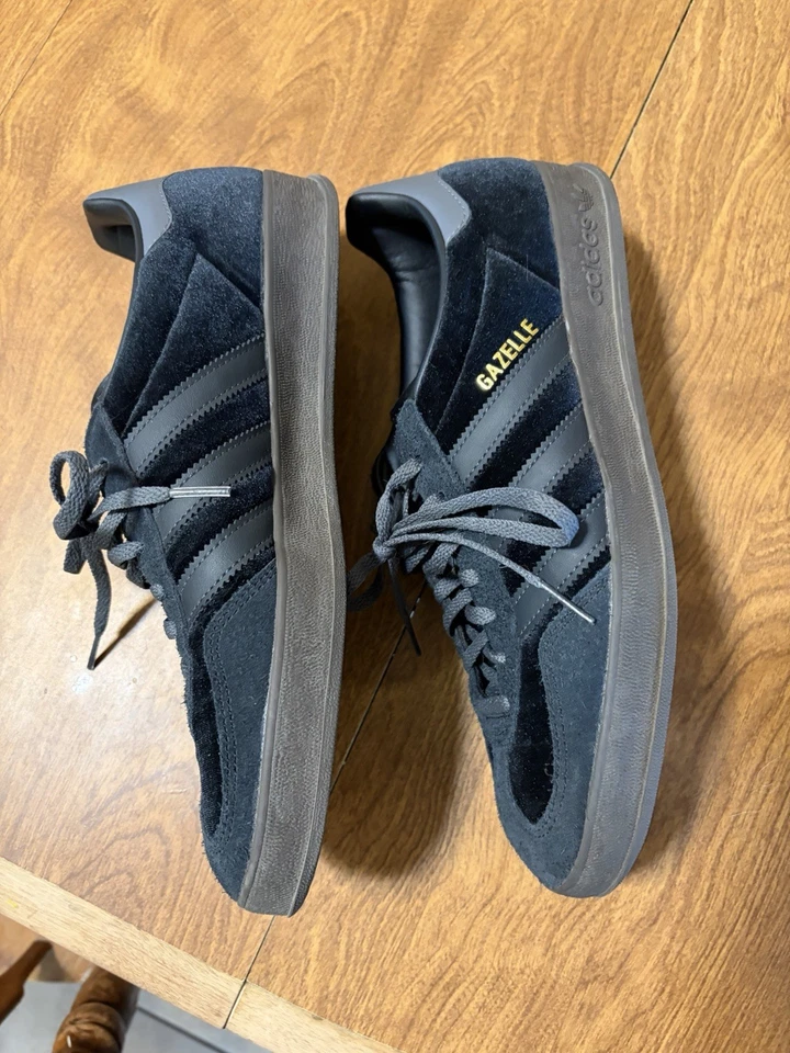 Adidas gazelle indoor feminino tamanho 10 preto veludo carbono - Imagem 2 de 4