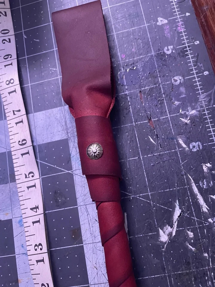 Cultivo de equitación trenzado de sangre de buey envuelto en cuero reciclado y hecho a mano Foto 3 de 4