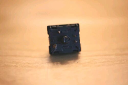OEM Razer Gaming Green Mechanical Key Switches w/ Green LED - Picture 2 of 5