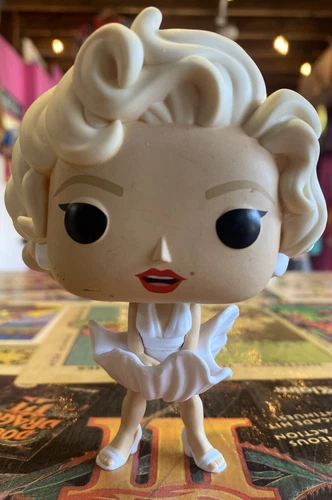 Funko Pop! ICON Marilyn Monroe #24 Vinyl Figure Wind Blown White Dress