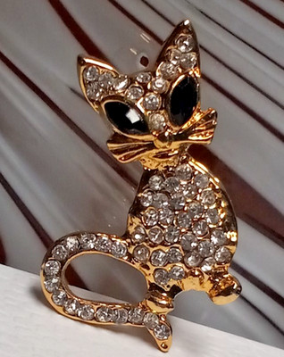 Vintage CAT Brooch W/Black & Clear Colored Rhinestones in Gold Tone